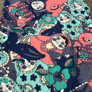 LAST CHNACE! Lularoe Tall and Curvy Leggings